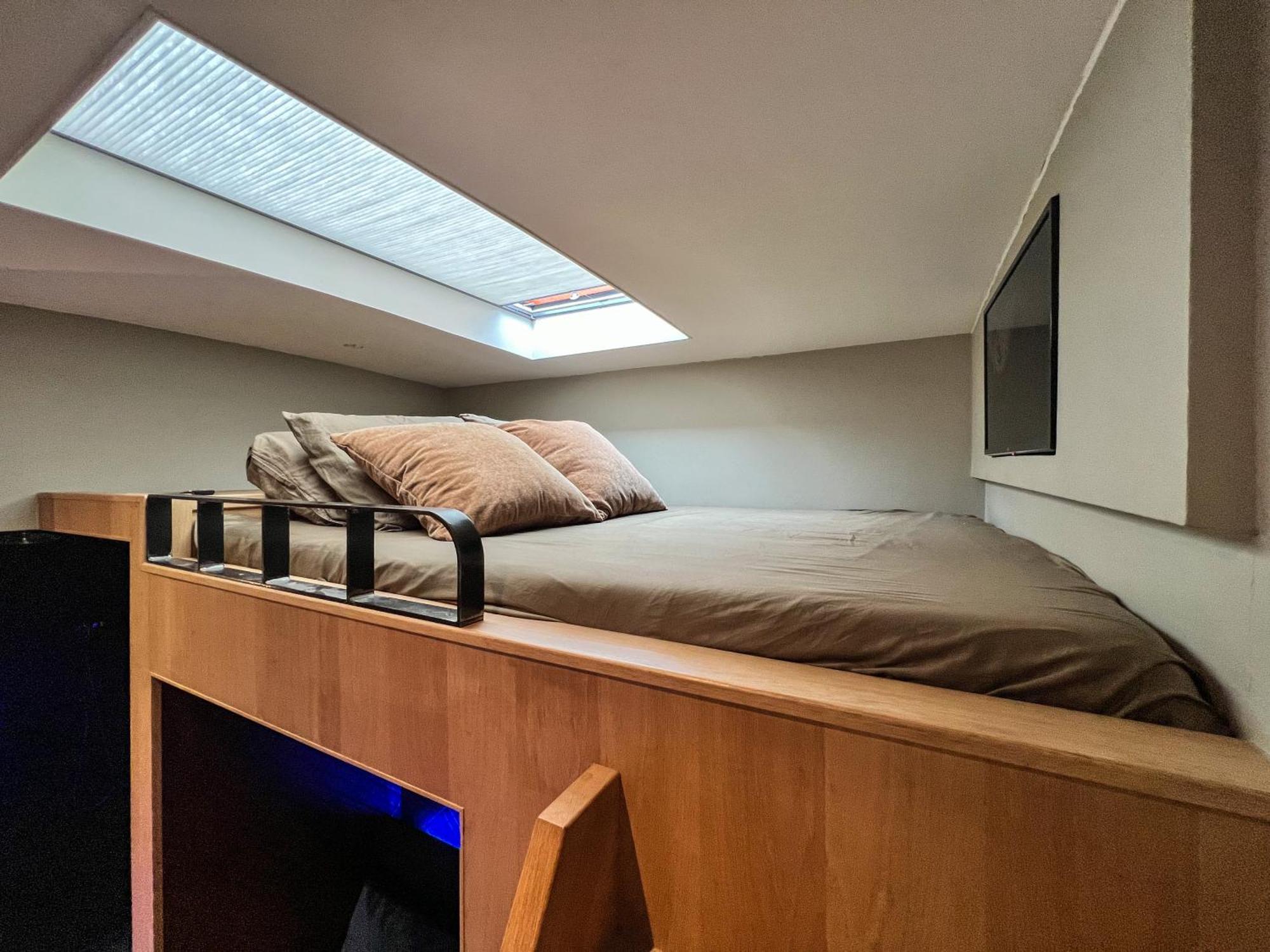 Boat & Boost Amsterdam Panzió Kültér fotó
