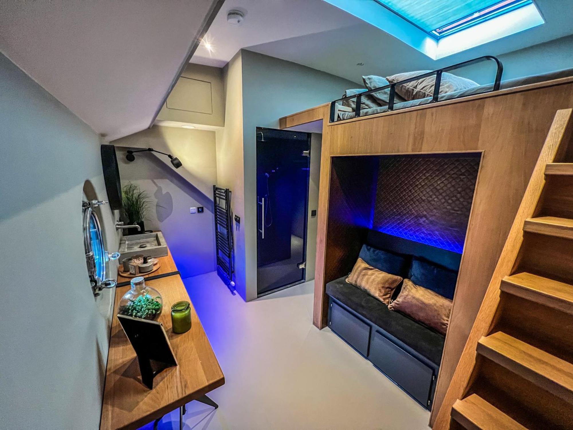 Boat & Boost Amsterdam Panzió Kültér fotó