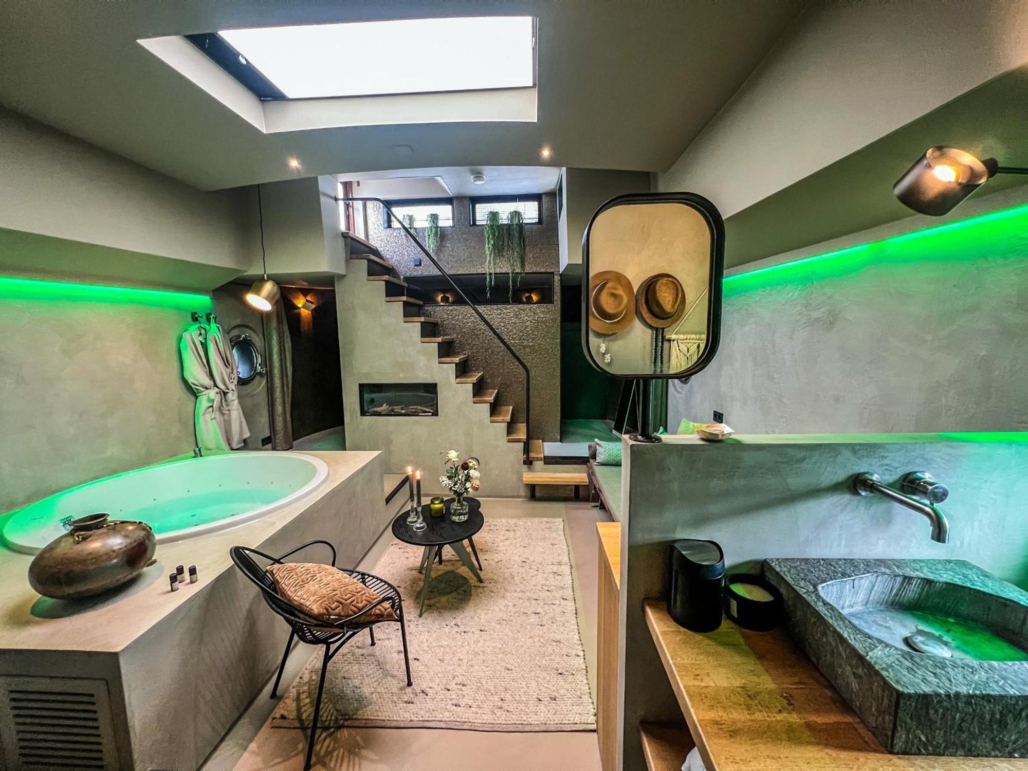 Boat & Boost Amsterdam Panzió Kültér fotó