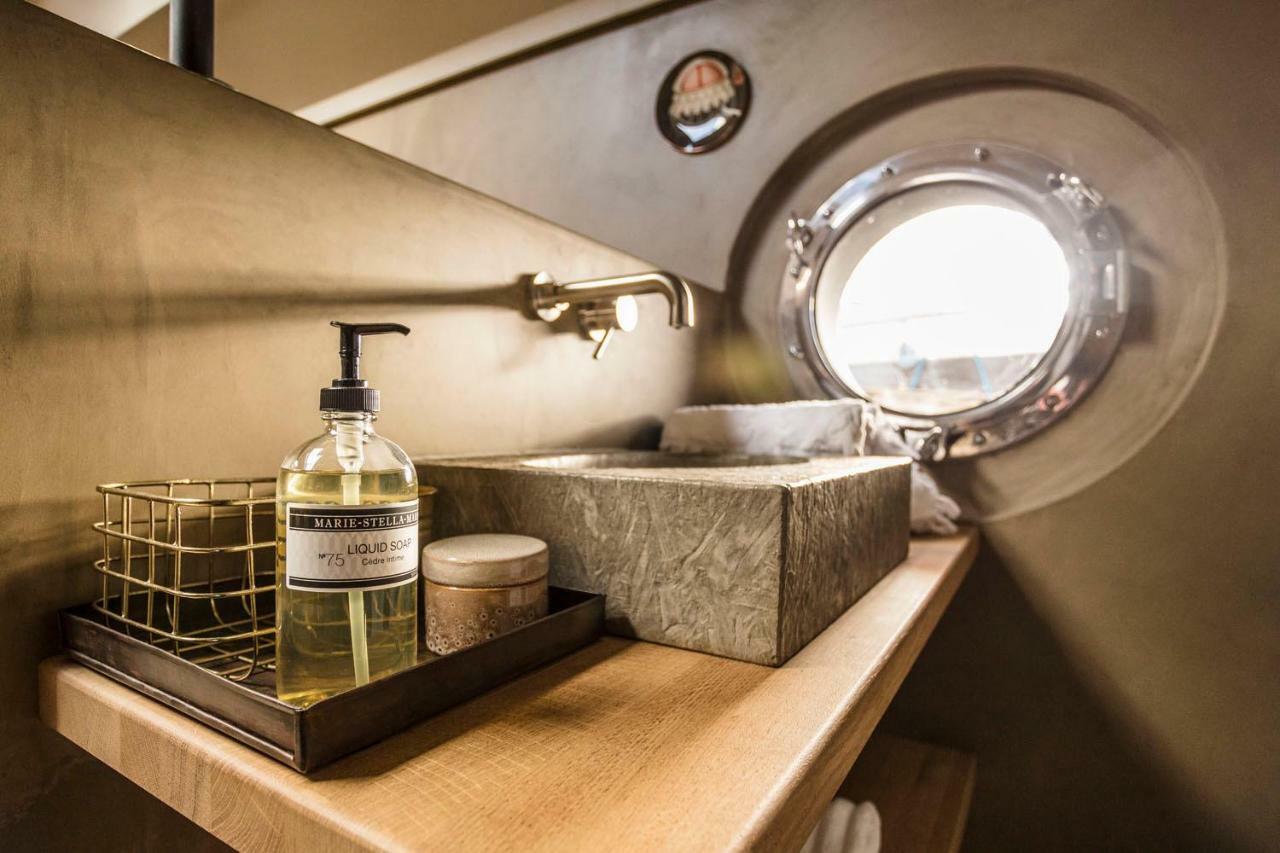 Boat & Boost Amsterdam Panzió Kültér fotó